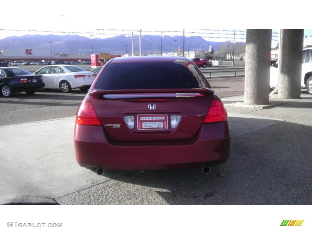 2007 Accord SE V6 Sedan - Moroccan Red Pearl / Gray photo #4