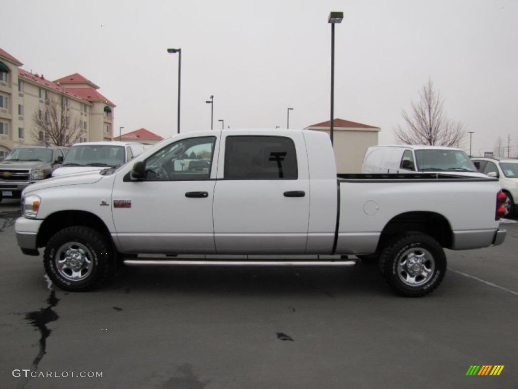 Bright White 2007 Dodge Ram 3500 SLT Mega Cab 4x4 Exterior Photo #61696382