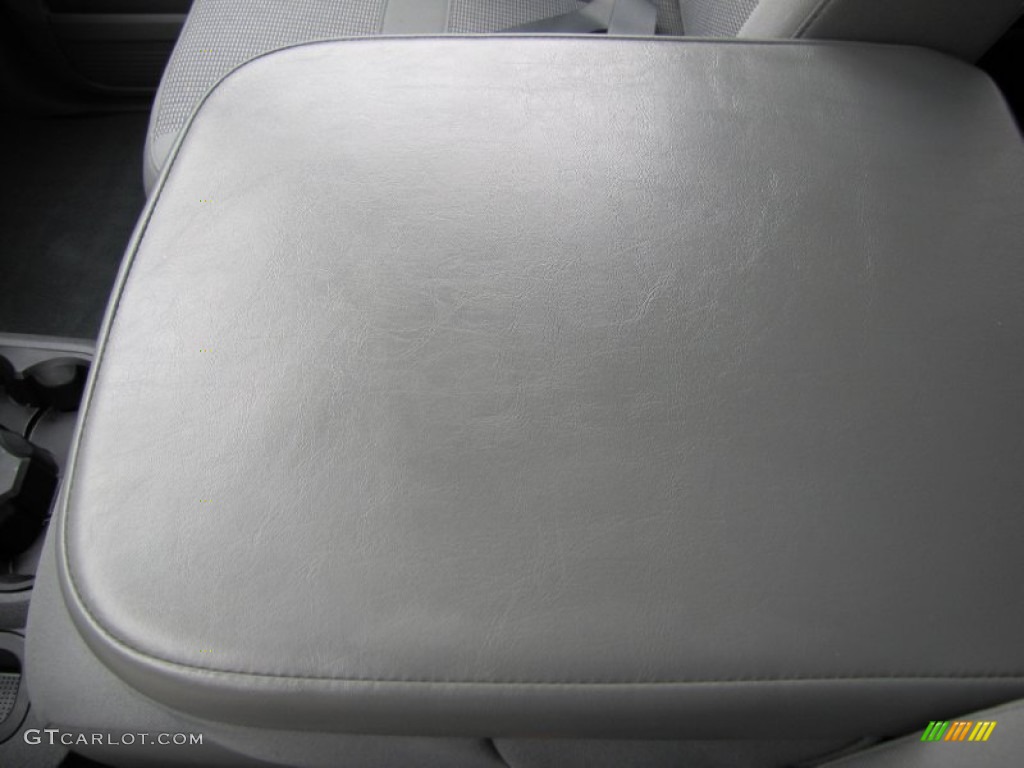 2007 Ram 3500 SLT Mega Cab 4x4 - Bright White / Medium Slate Gray photo #27