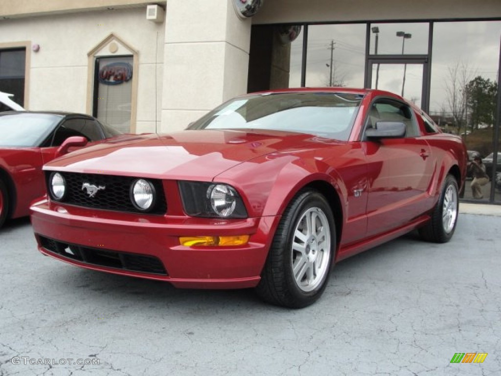 2005 Mustang GT Premium Coupe - Redfire Metallic / Dark Charcoal photo #4