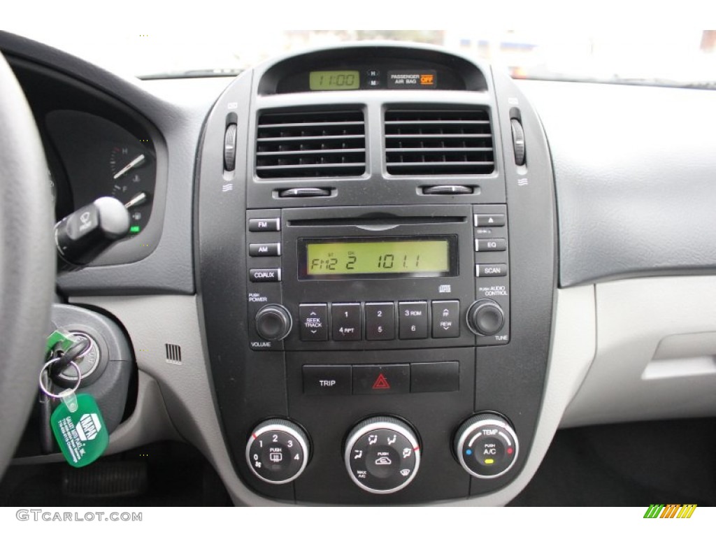 2009 Kia Spectra EX Sedan Controls Photo #61699052