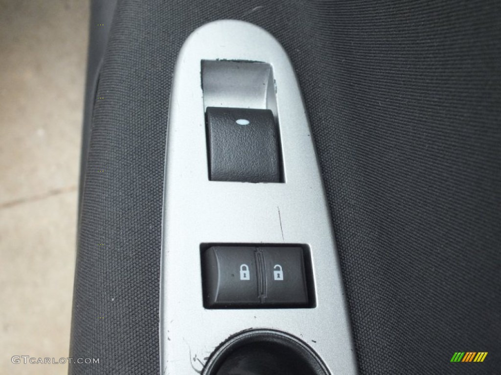 2010 Cobalt LT Sedan - Summit White / Ebony photo #17