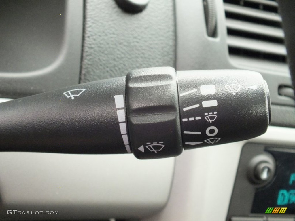 2010 Cobalt LT Sedan - Summit White / Ebony photo #27