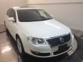 Candy White - Passat Komfort Sedan Photo No. 2