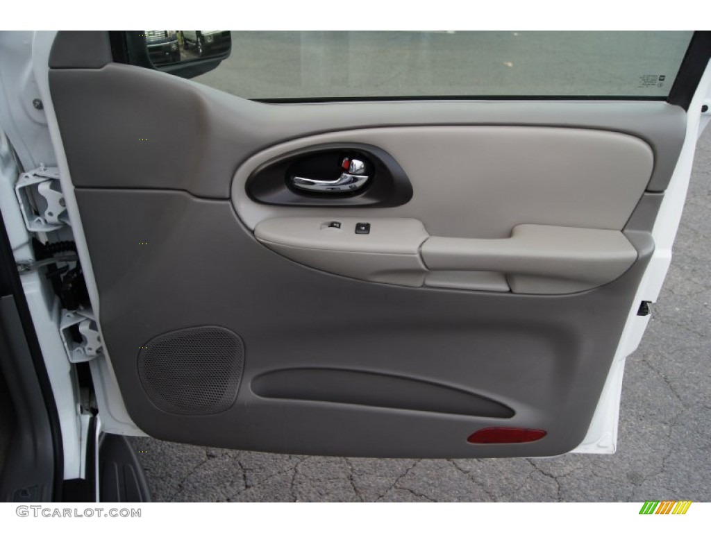 2007 Chevrolet TrailBlazer LT 4x4 Light Gray Door Panel Photo #61704558