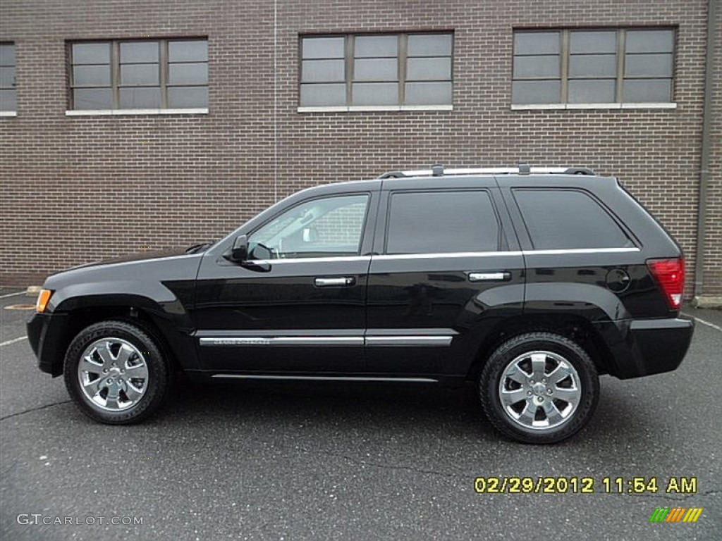 Black Jeep Grand Cherokee