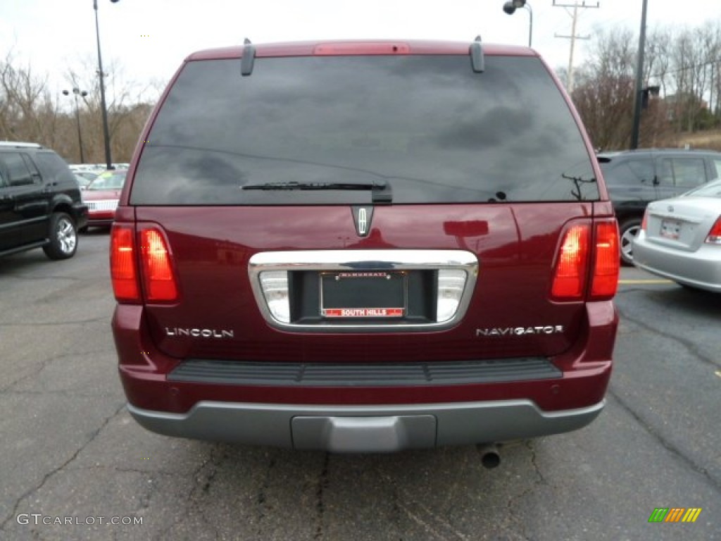 2004 Navigator Luxury 4x4 - Merlot Red Metallic / Dove Grey photo #3