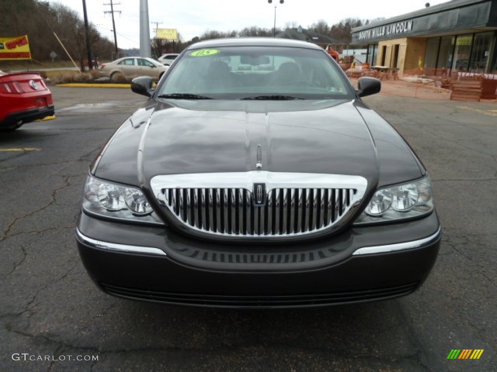 2005 Town Car Signature - Charcoal Beige Metallic / Medium Light Stone/Dark Stone photo #6