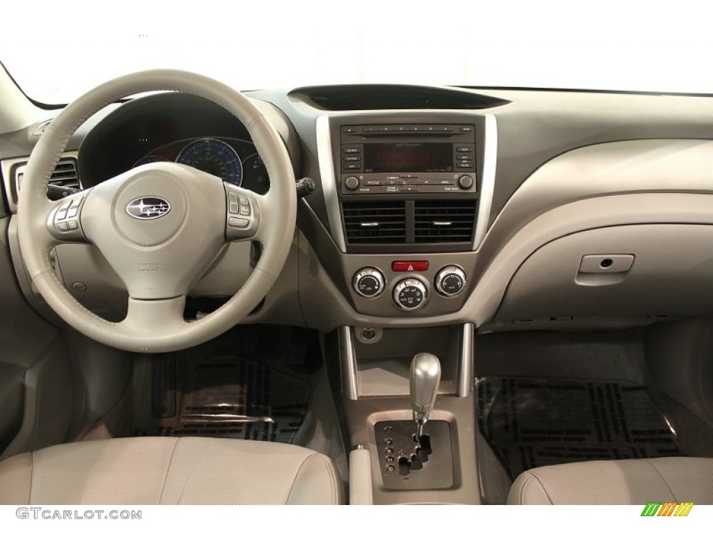 2009 Forester 2.5 X Limited - Steel Silver Metallic / Platinum photo #26