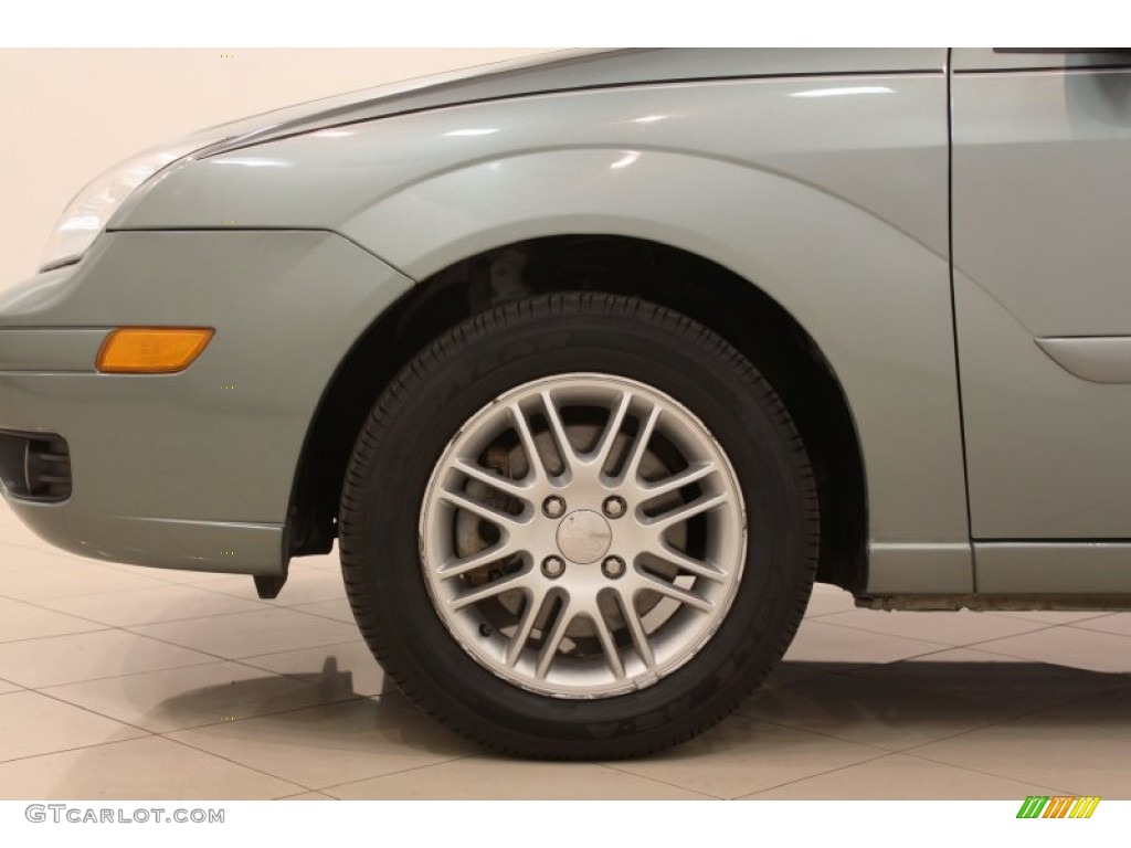 2006 Ford Focus ZXW SES Wagon Wheel Photo #61707852