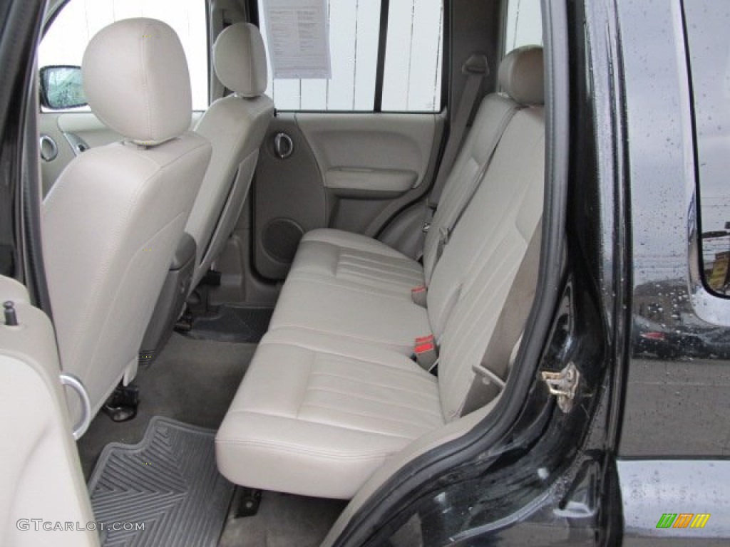 2006 Liberty Limited 4x4 - Black / Khaki photo #18