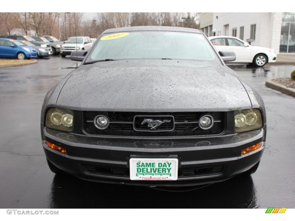 2007 Mustang V6 Deluxe Coupe - Alloy Metallic / Light Graphite photo #18