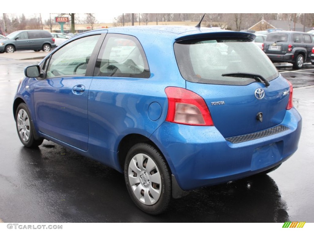 2007 Yaris 3 Door Liftback - Blazing Blue Metallic / Dark Charcoal photo #2