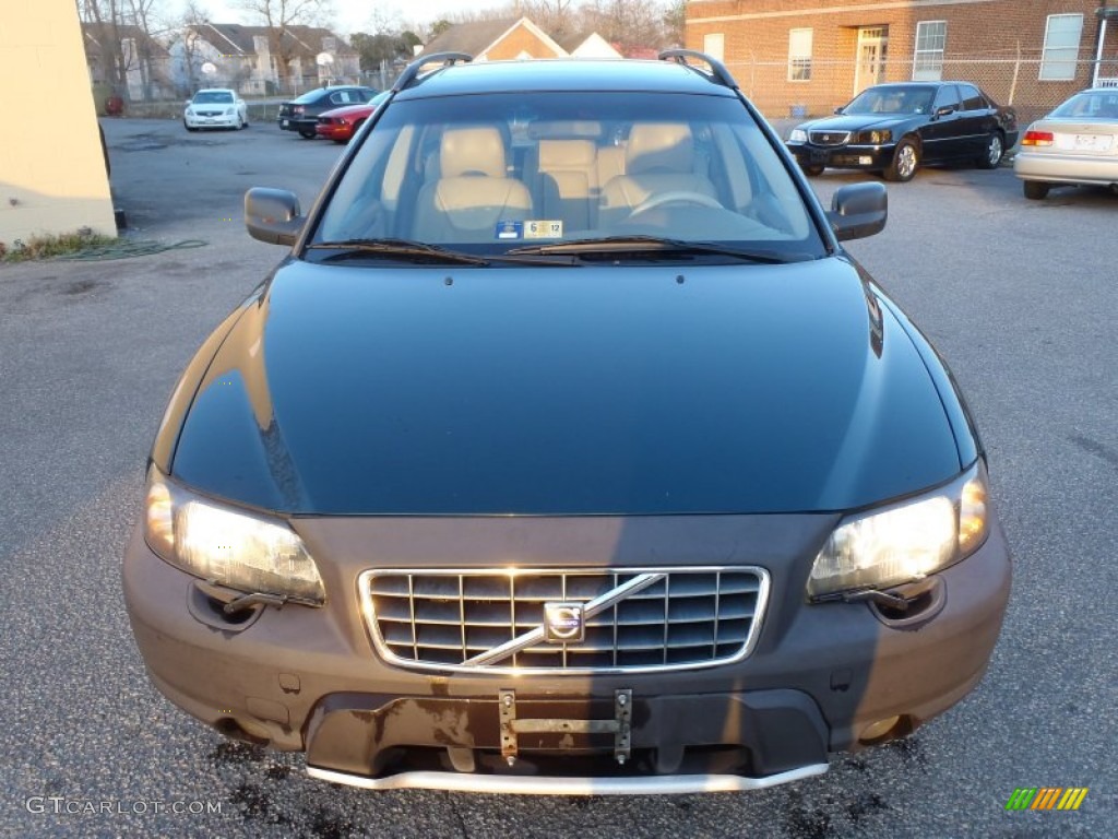 2002 V70 2.4T XC AWD Wagon - Cypress Green Metallic / Taupe/Light Taupe photo #2