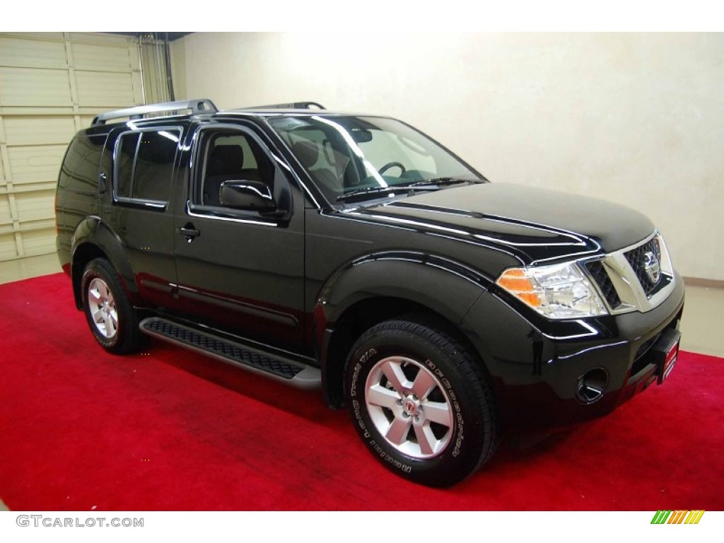 Super Black Nissan Pathfinder