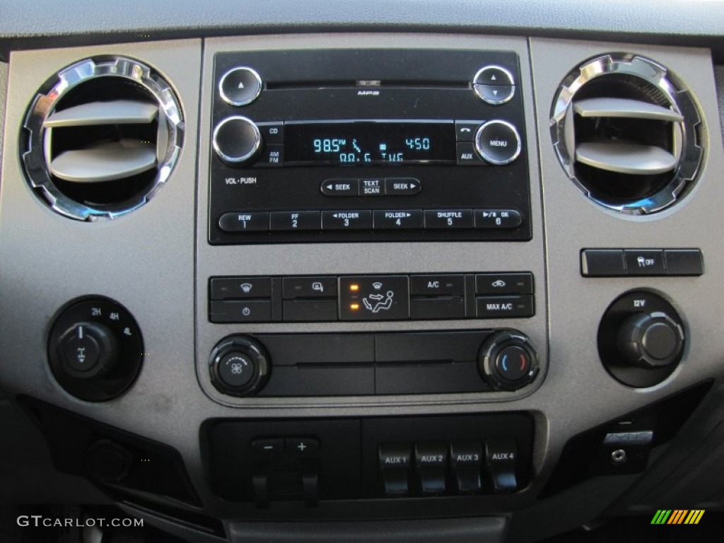 2011 Ford F250 Super Duty XLT Crew Cab 4x4 Controls Photo #61719396
