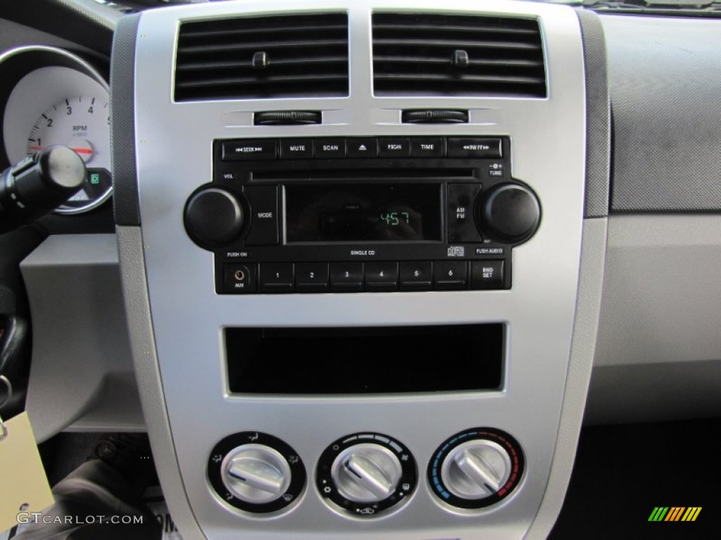 2007 Dodge Caliber SXT Controls Photo #61721358