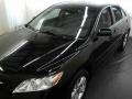 Black - Camry LE Photo No. 21