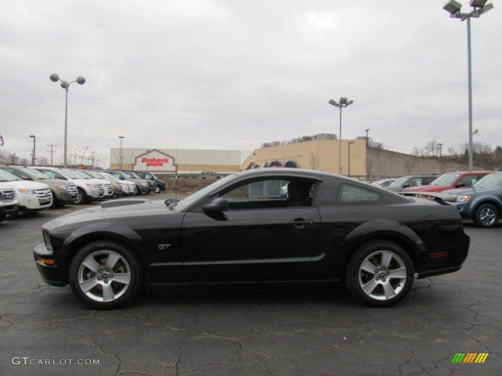 2007 Mustang GT Deluxe Coupe - Black / Dark Charcoal photo #2