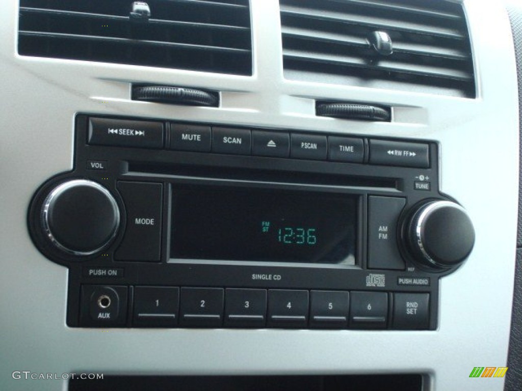 2008 Dodge Caliber SXT Audio System Photo #61730053