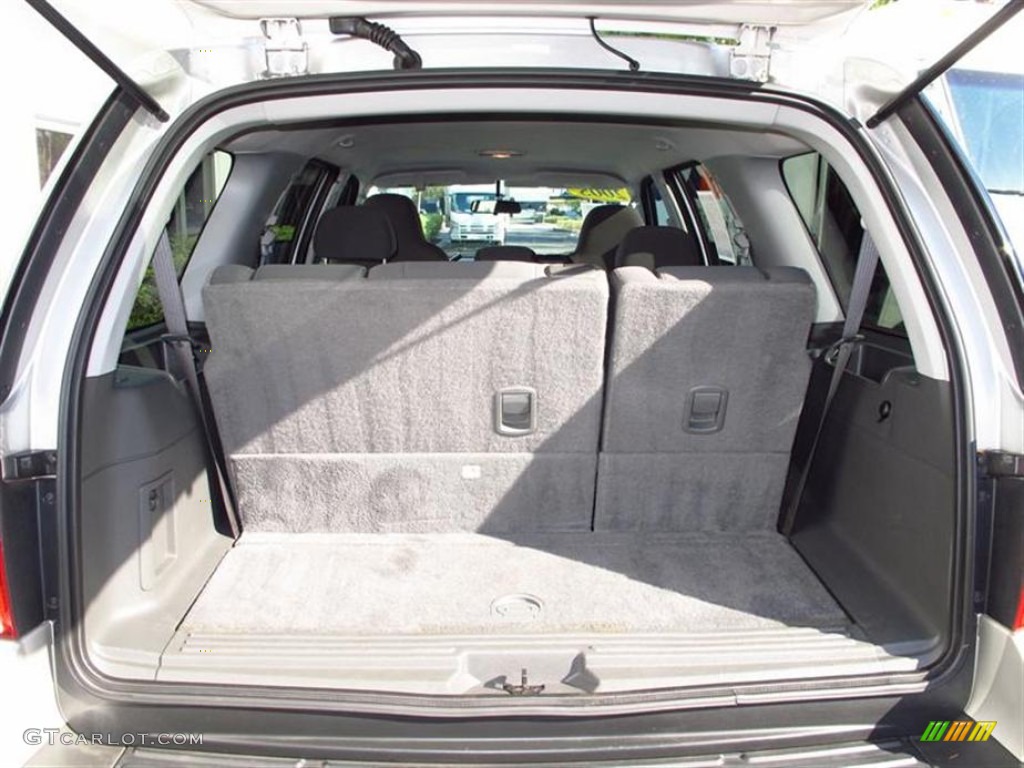 2005 Ford Expedition XLS Trunk Photos