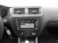 Black - Jetta SE Sedan Photo No. 17