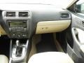Black - Jetta SE Sedan Photo No. 15