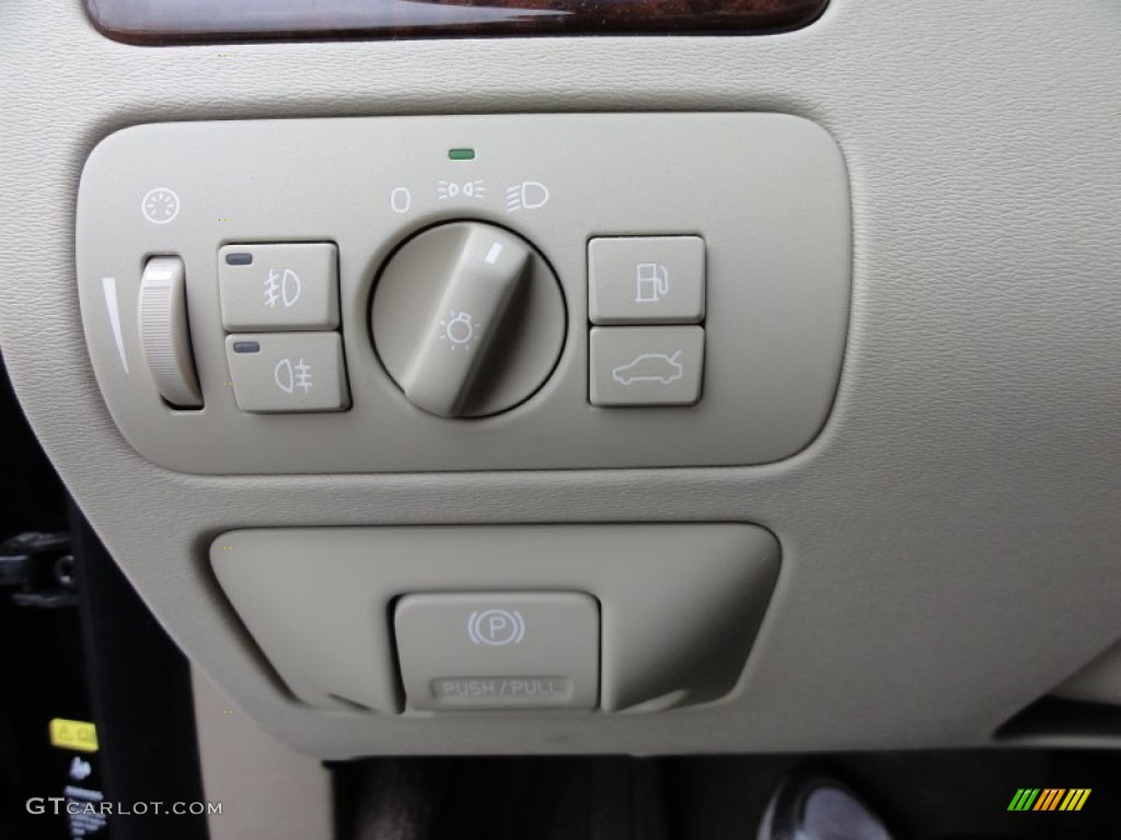2009 Volvo S80 T6 AWD Controls Photo #61740687