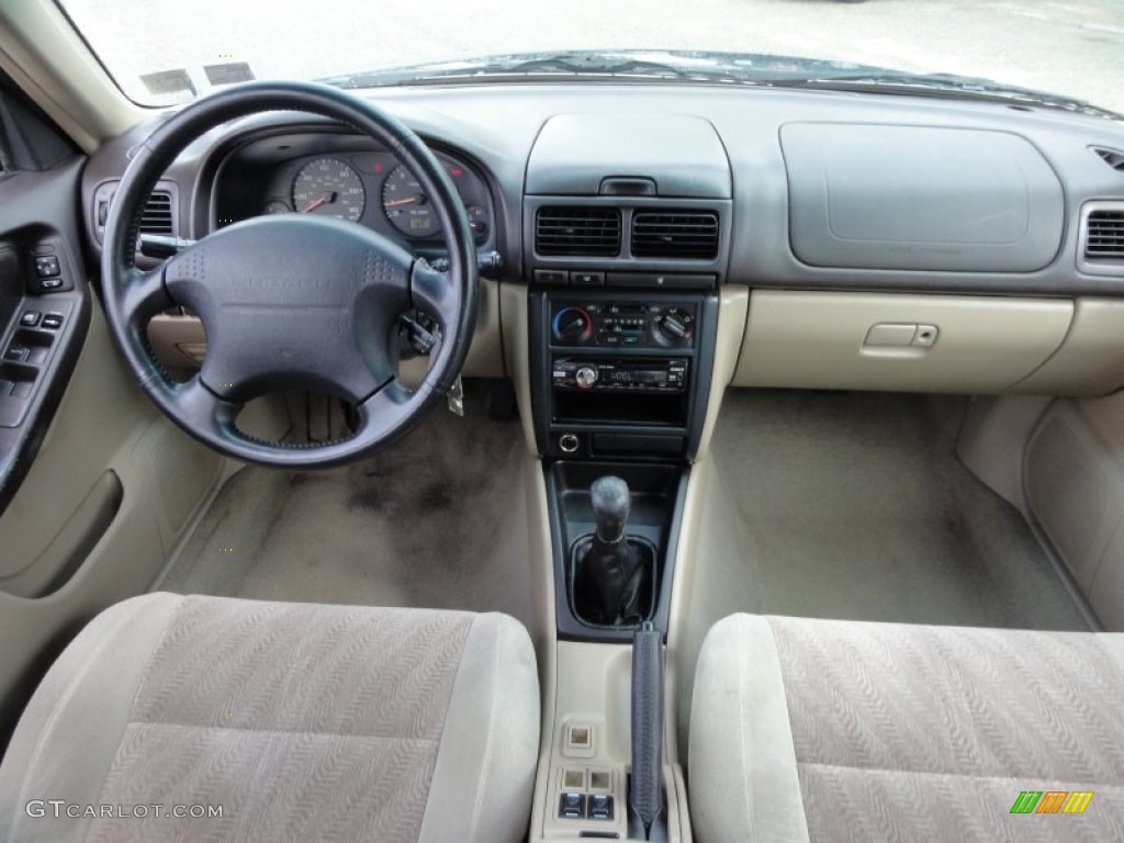 2001 Subaru Forester 2.5 S Beige Dashboard Photo #61741428