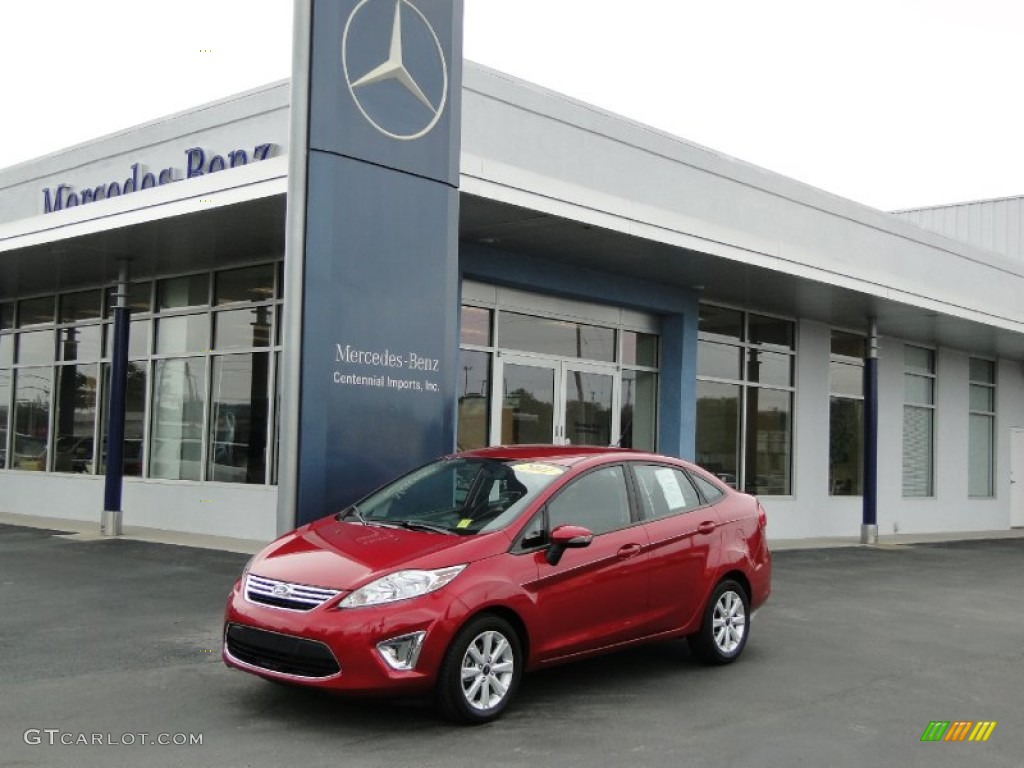 2011 Fiesta SEL Sedan - Red Candy Metallic / Charcoal Black/Blue Cloth photo #2