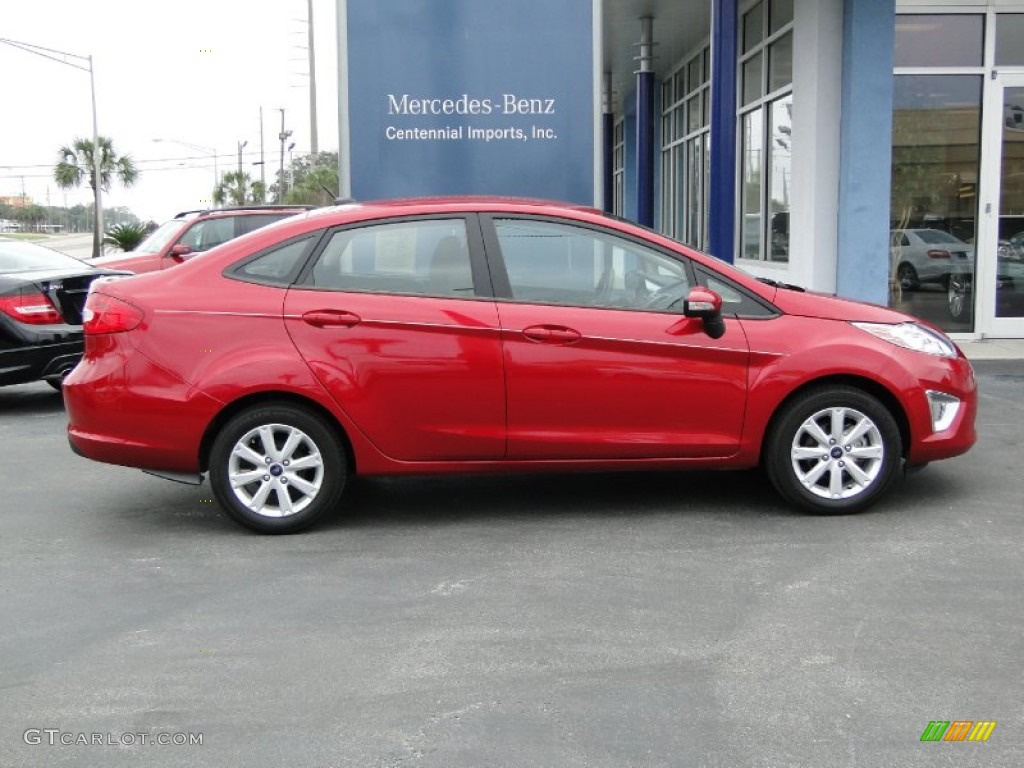 2011 Fiesta SEL Sedan - Red Candy Metallic / Charcoal Black/Blue Cloth photo #13