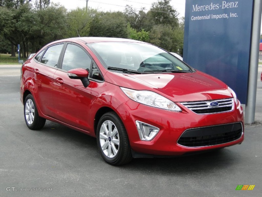 2011 Fiesta SEL Sedan - Red Candy Metallic / Charcoal Black/Blue Cloth photo #14