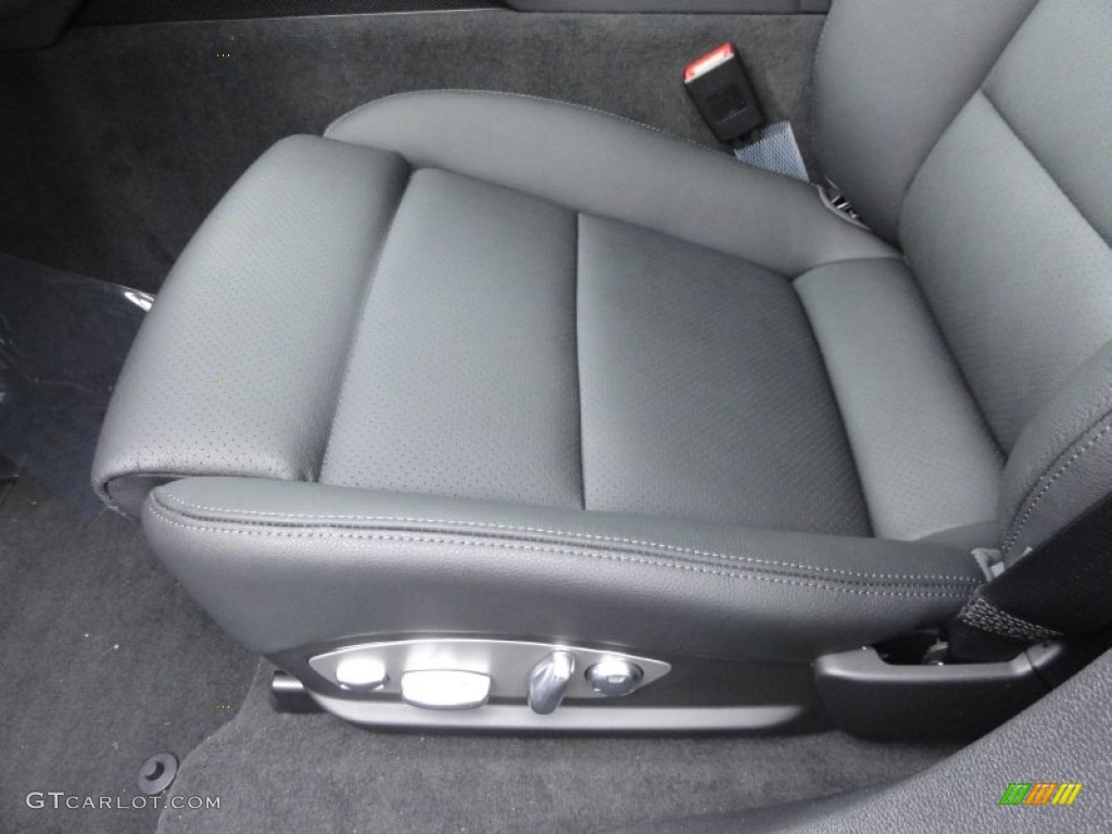 2012 Porsche Panamera 4 Front Seat Photo #61743624