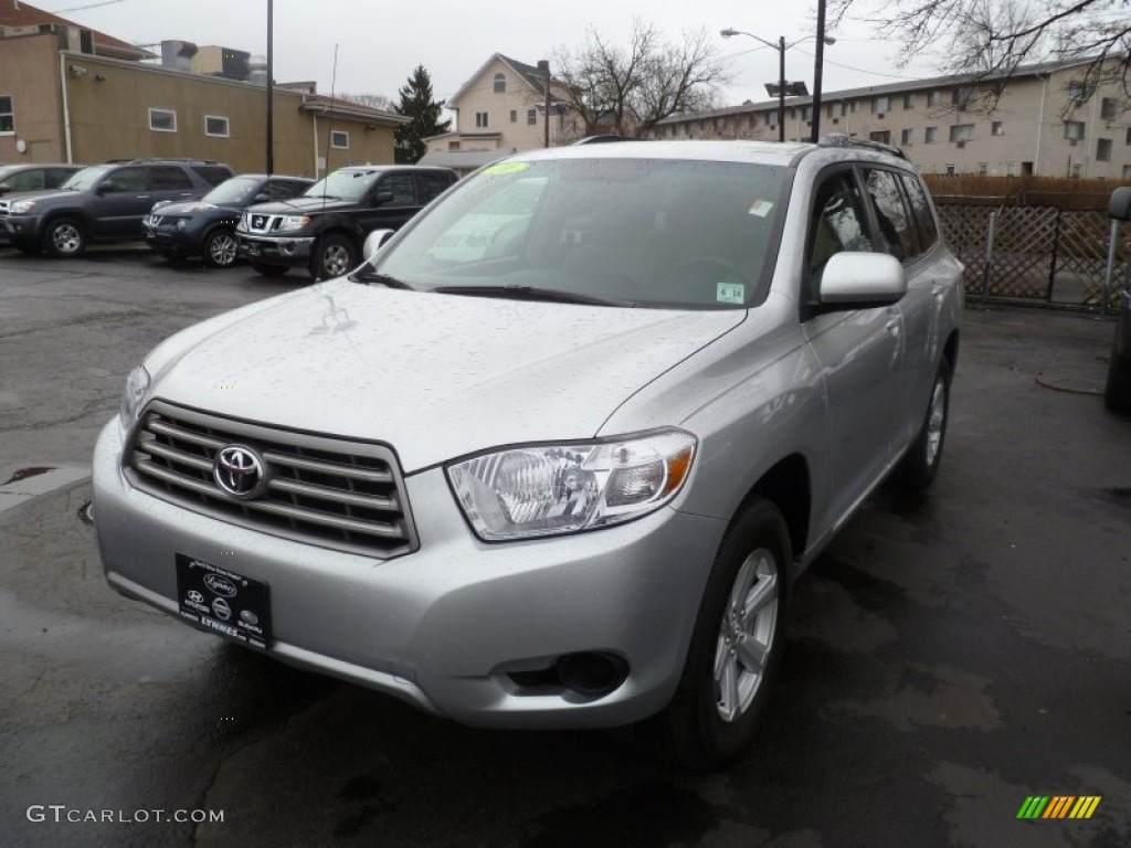 Classic Silver Metallic Toyota Highlander