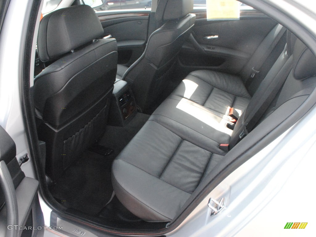 2008 BMW 5 Series 550i Sedan Rear Seat Photo #61745107