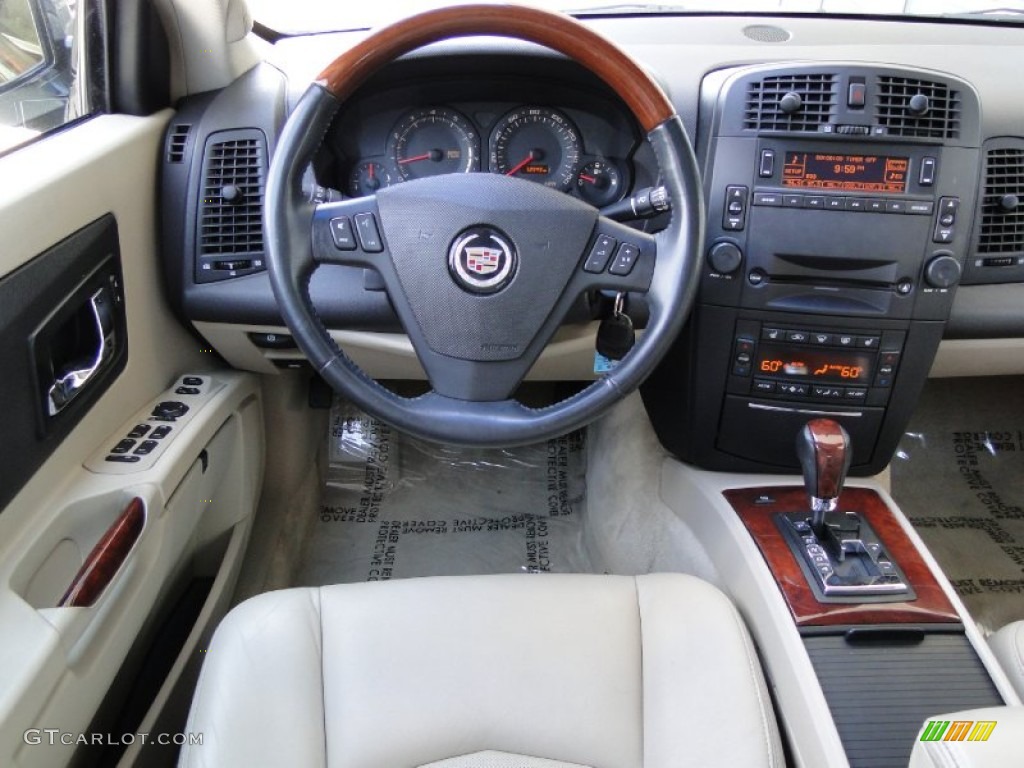 2004 Cadillac SRX V8 Dashboard Photos