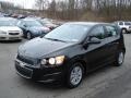 Black - Sonic LT Hatch Photo No. 4