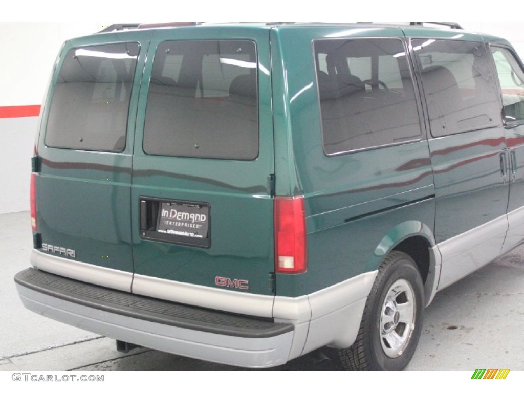 1999 Safari SLE AWD - Forest Green Metallic / Pewter photo #21