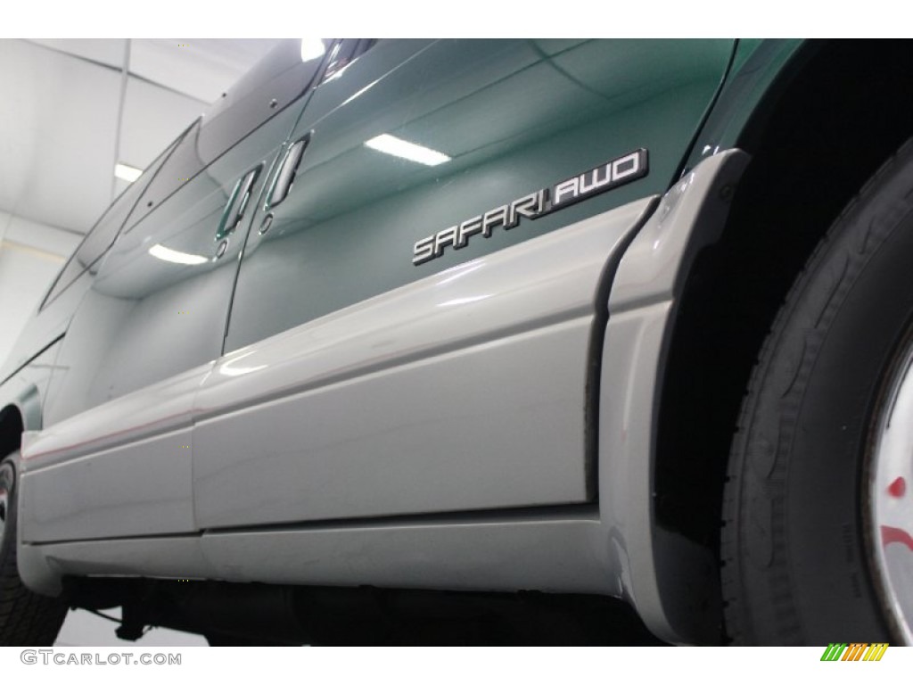 1999 Safari SLE AWD - Forest Green Metallic / Pewter photo #27