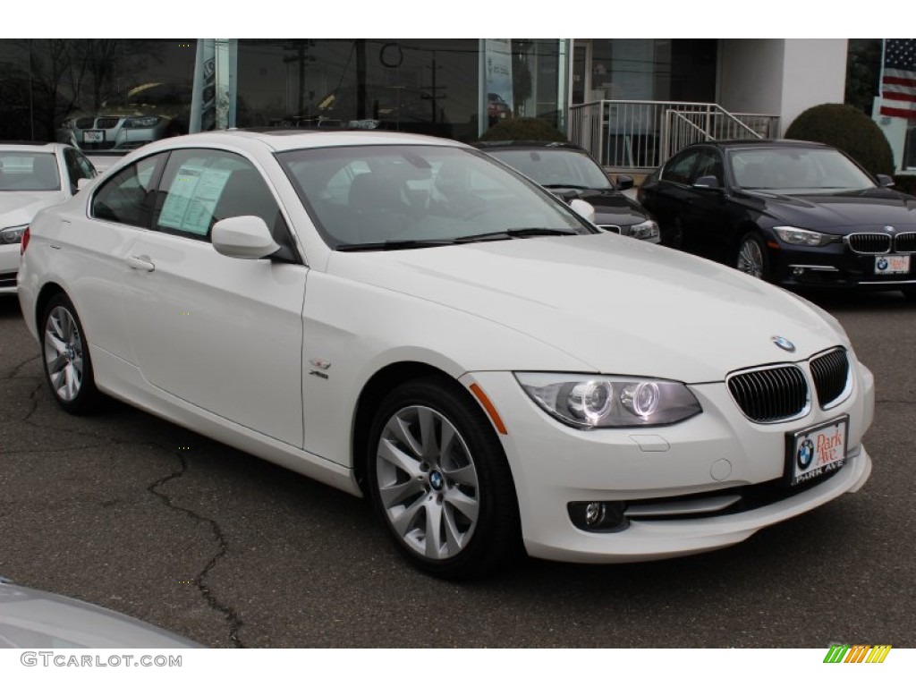 2011 3 Series 328i xDrive Coupe - Alpine White / Black photo #3