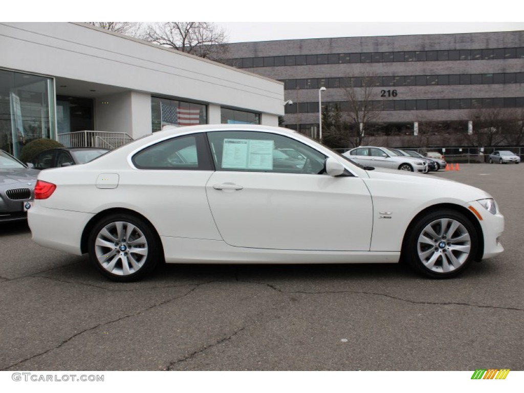 2011 3 Series 328i xDrive Coupe - Alpine White / Black photo #4