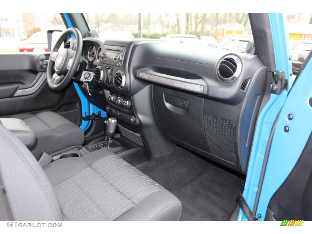 2011 Wrangler Sport S 4x4 - Cosmos Blue / Black photo #24