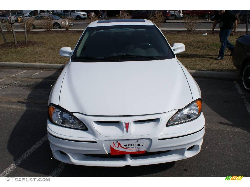 2000 Grand Am GT Sedan - Arctic White / Dark Pewter photo #2