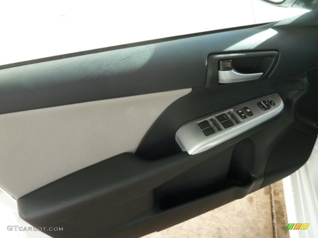2012 Camry SE V6 - Super White / Black/Ash photo #11