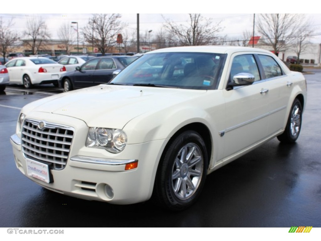 2006 Cool Vanilla Chrysler 300 C Hemi #61762019 Photo #17 