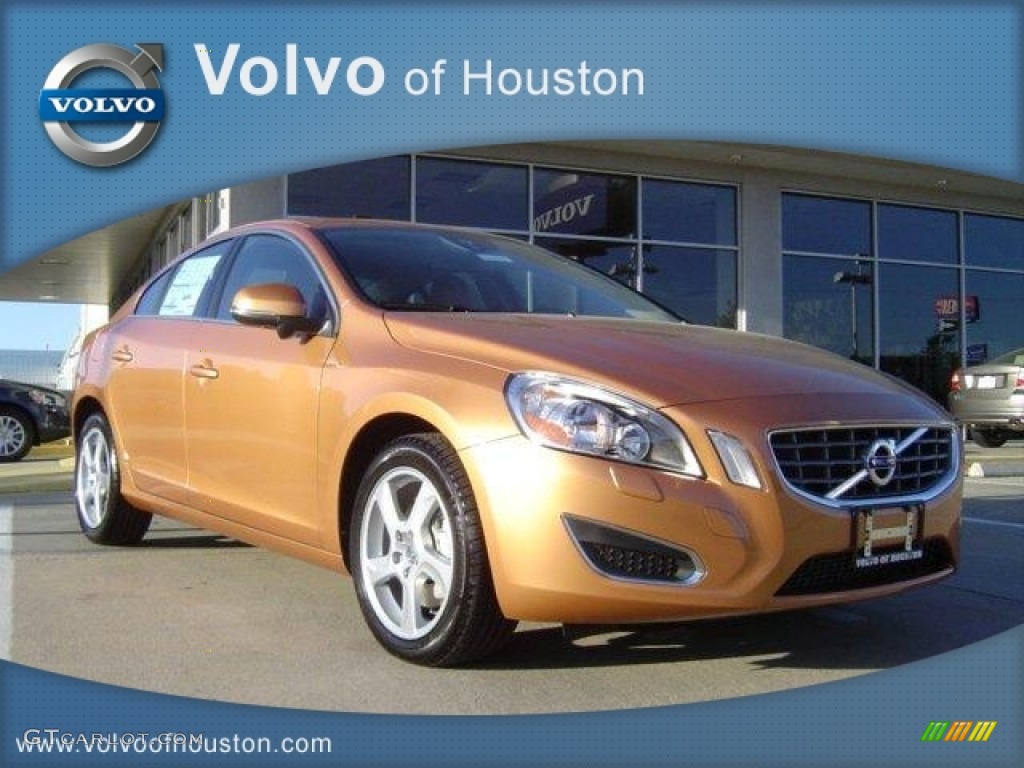 Vibrant Copper Metallic Volvo S60