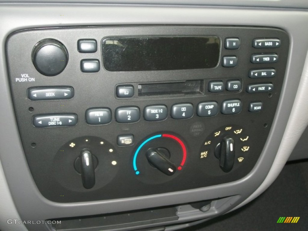 2005 Ford Taurus SE Wagon Controls Photo #61771427