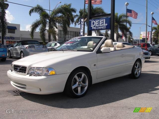 2004 C70 High Pressure Turbo - White / Beige photo #1