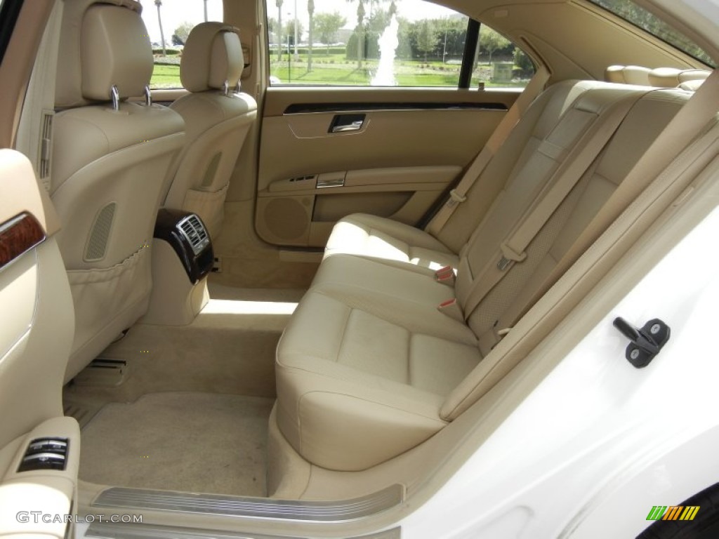 2011 Mercedes-Benz S 550 Sedan Rear Seat Photo #61776596
