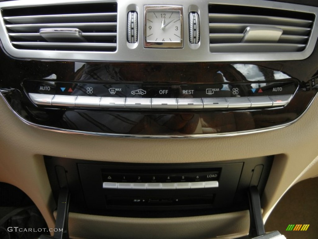 2011 Mercedes-Benz S 550 Sedan Controls Photo #61776683
